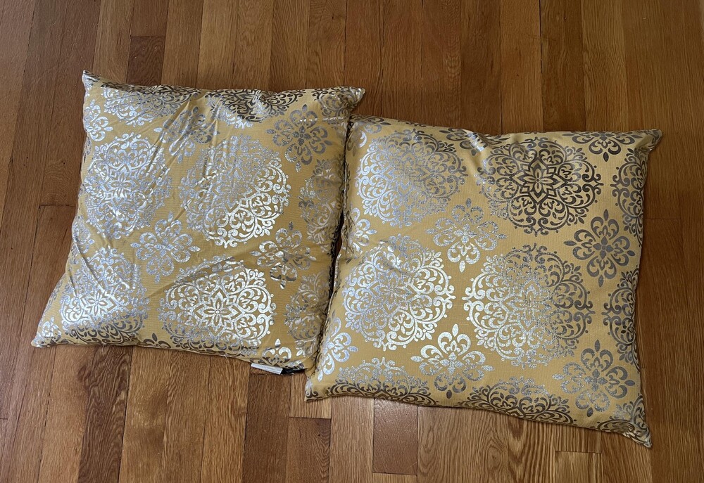 bebe Decorative Pillow Set of 2 Damask Pattern 24x24 Throw Sofa Accent Pillows